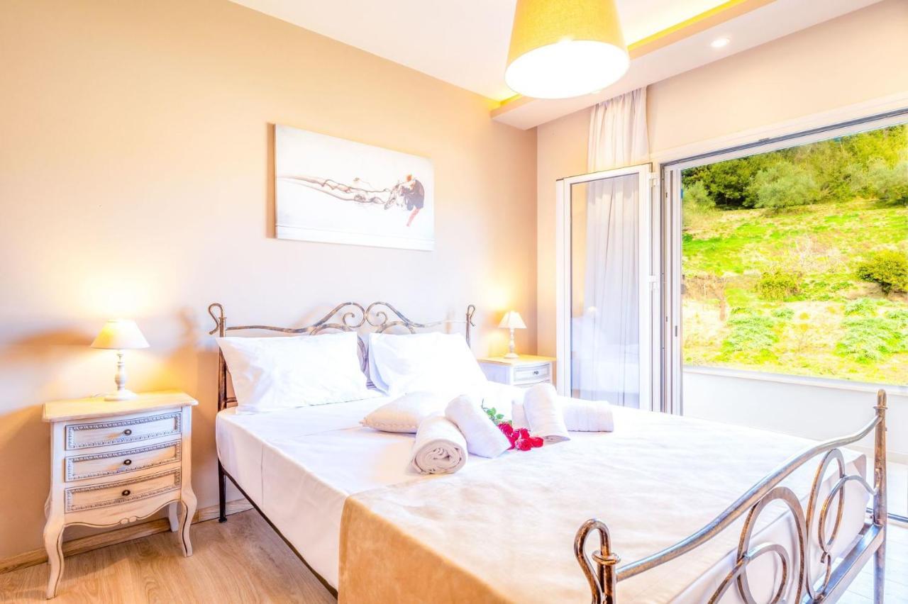 Luxury Matzourana By Posarellivillas Vilă