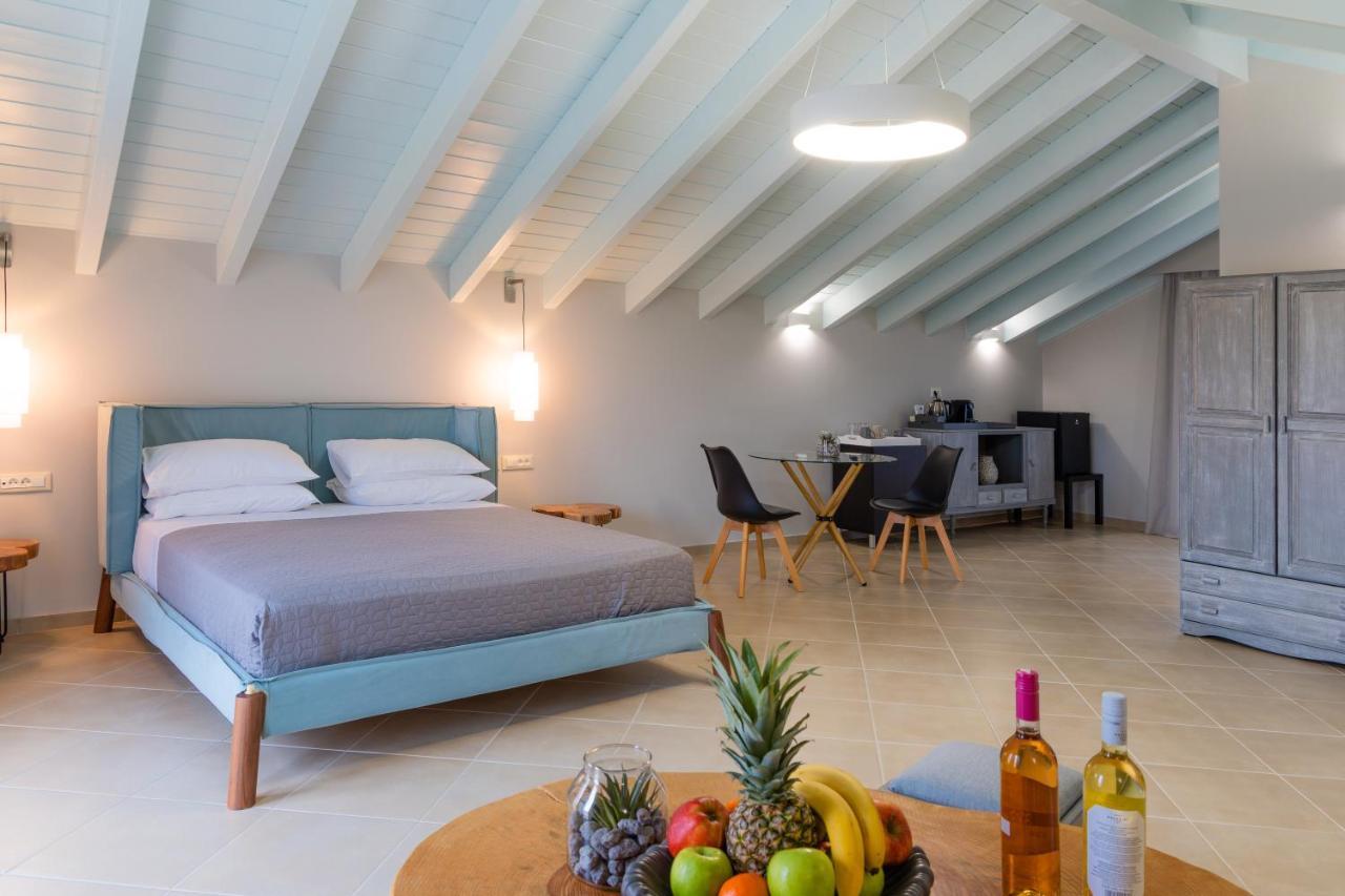 Vilă Luxury Matzourana By Posarellivillas *